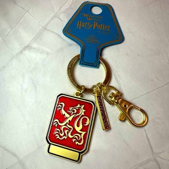 Gryffindor Harry Potter Keychain from Universal Studios FL NWT - Picture 1 of 8